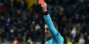 More red cards than players in a record-breaking football match